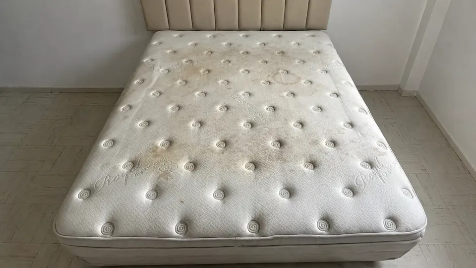 Lavado de colchón King Size antes