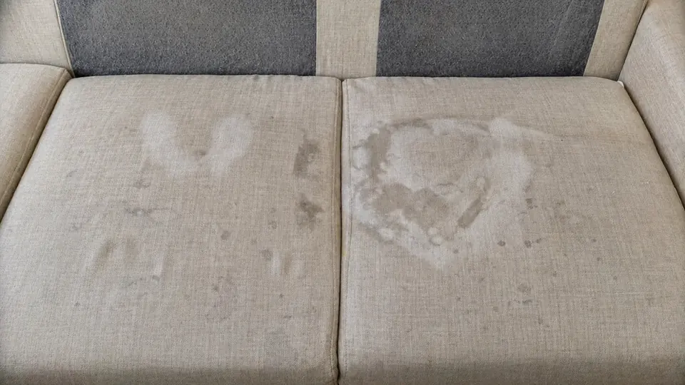 Lavado de muebles tapizados color claro antes